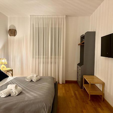 Villa Maria - Apartments In Villa With Pool Полиньяно-а-Маре Экстерьер фото