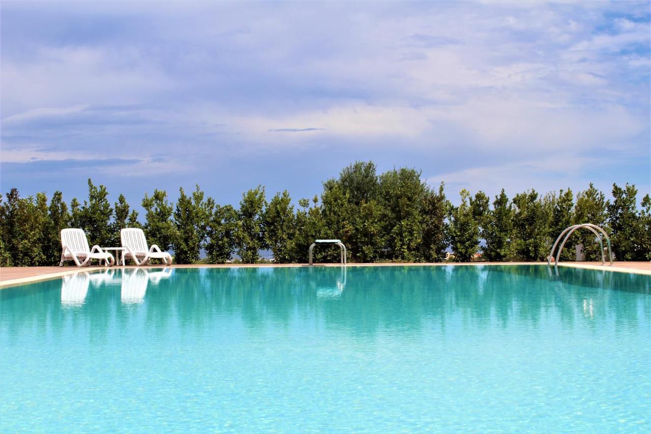 Villa Maria - Apartments In Villa With Pool Полиньяно-а-Маре Экстерьер фото