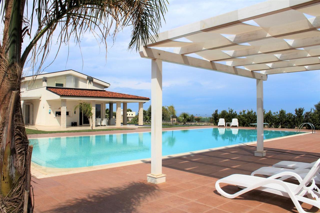 Villa Maria - Apartments In Villa With Pool Полиньяно-а-Маре Экстерьер фото