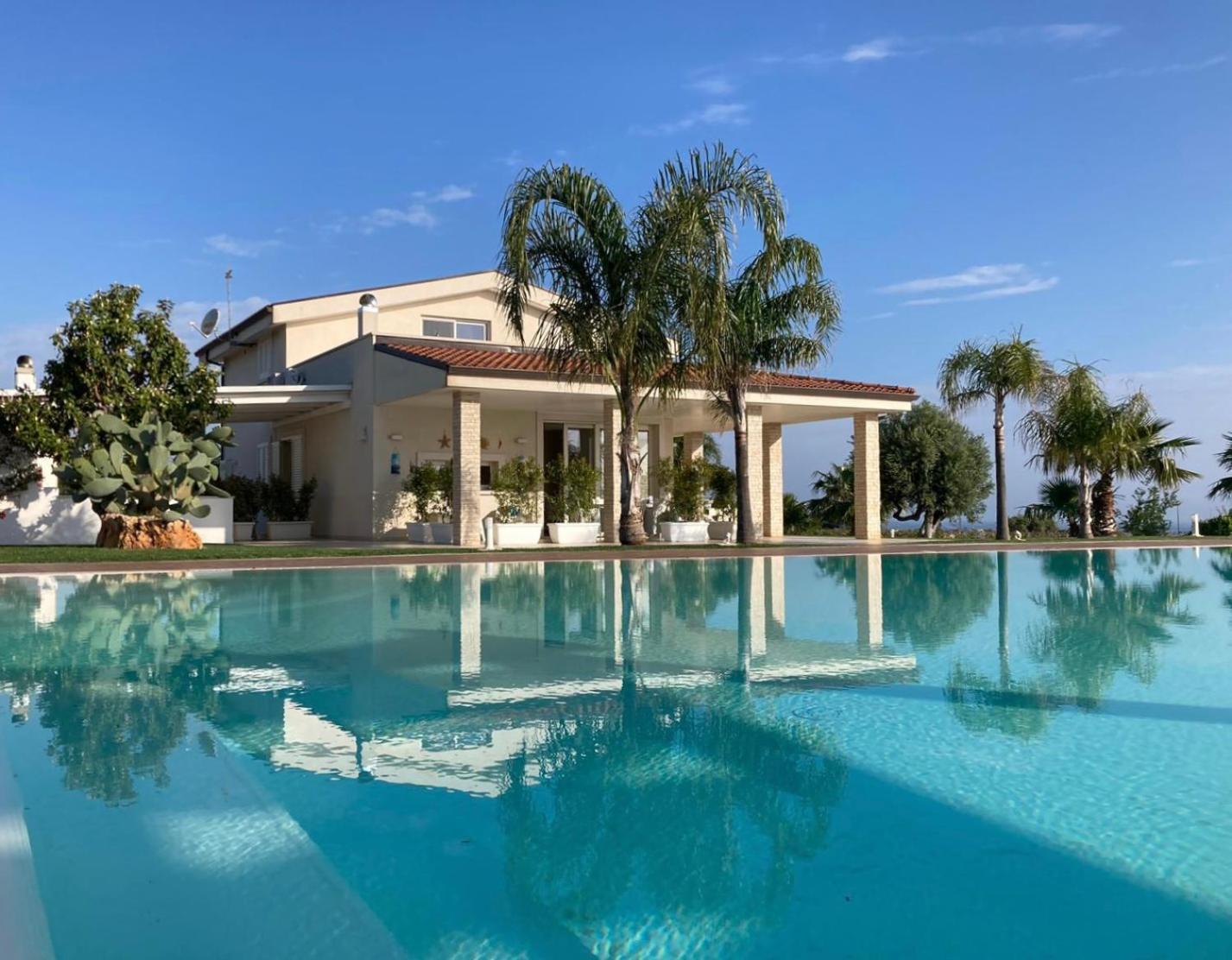 Villa Maria - Apartments In Villa With Pool Полиньяно-а-Маре Экстерьер фото