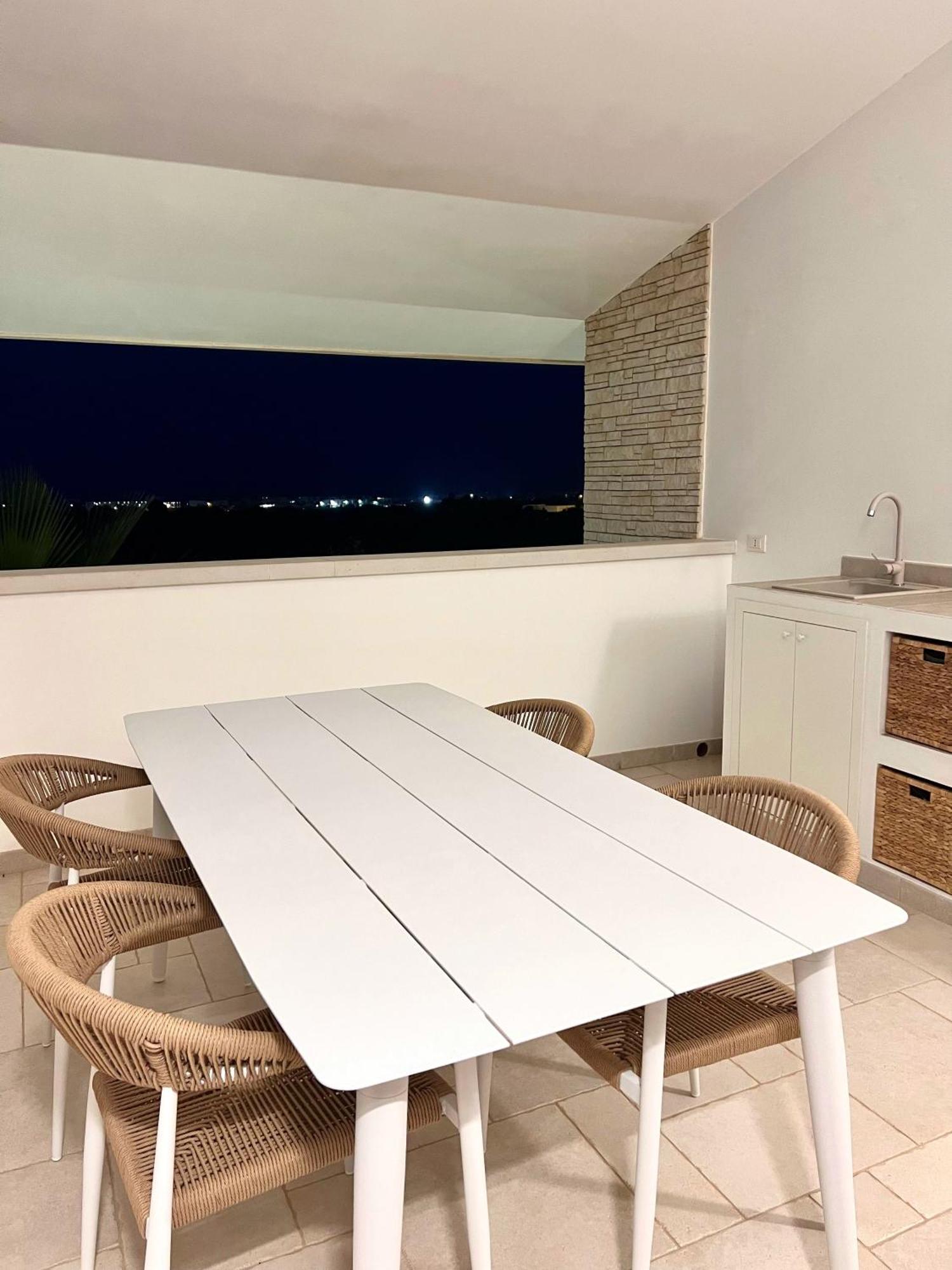 Villa Maria - Apartments In Villa With Pool Полиньяно-а-Маре Экстерьер фото