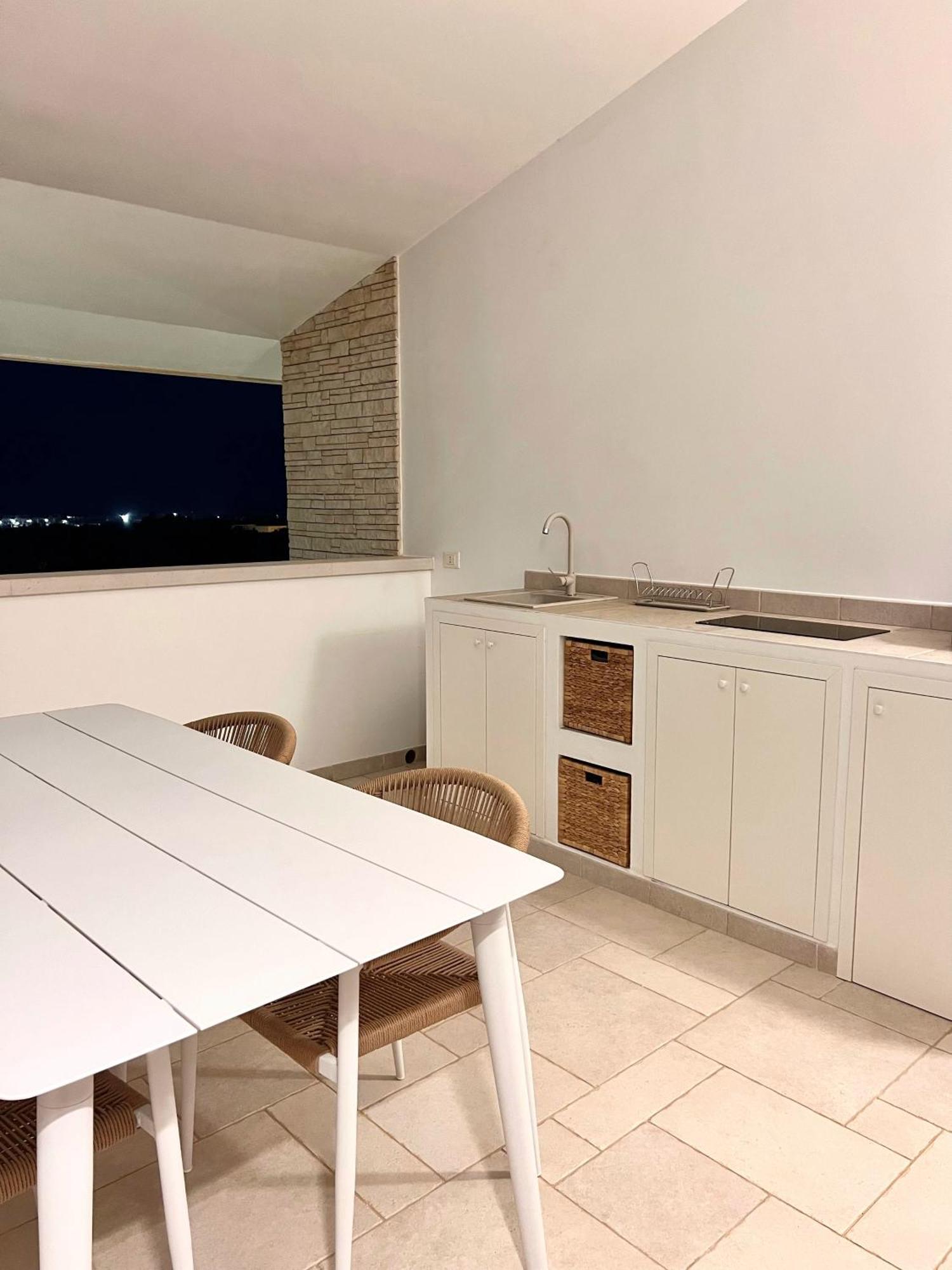 Villa Maria - Apartments In Villa With Pool Полиньяно-а-Маре Экстерьер фото